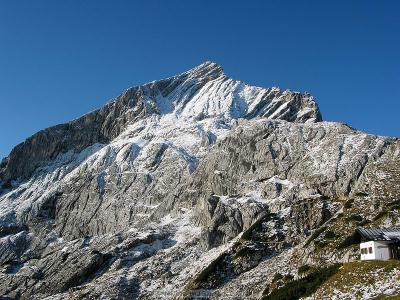 Die Alpspitze im Wetterstein. Der Beginn einer relativ ruhigen Klettersteigbegehung an der Alpspitze